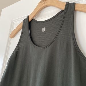 Sweaty Betty Green Stretchy Tank Top w MEASUREMENTS Sz Small